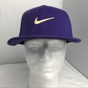 Nike True Flex Fit Baseball hat Swoosh purple cap